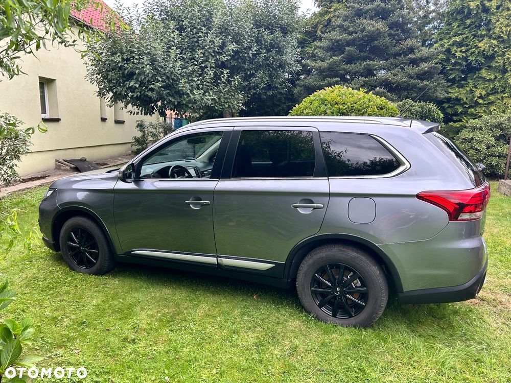 Mitsubishi Outlander 2.0 4WD CVT Diamant+ - 3