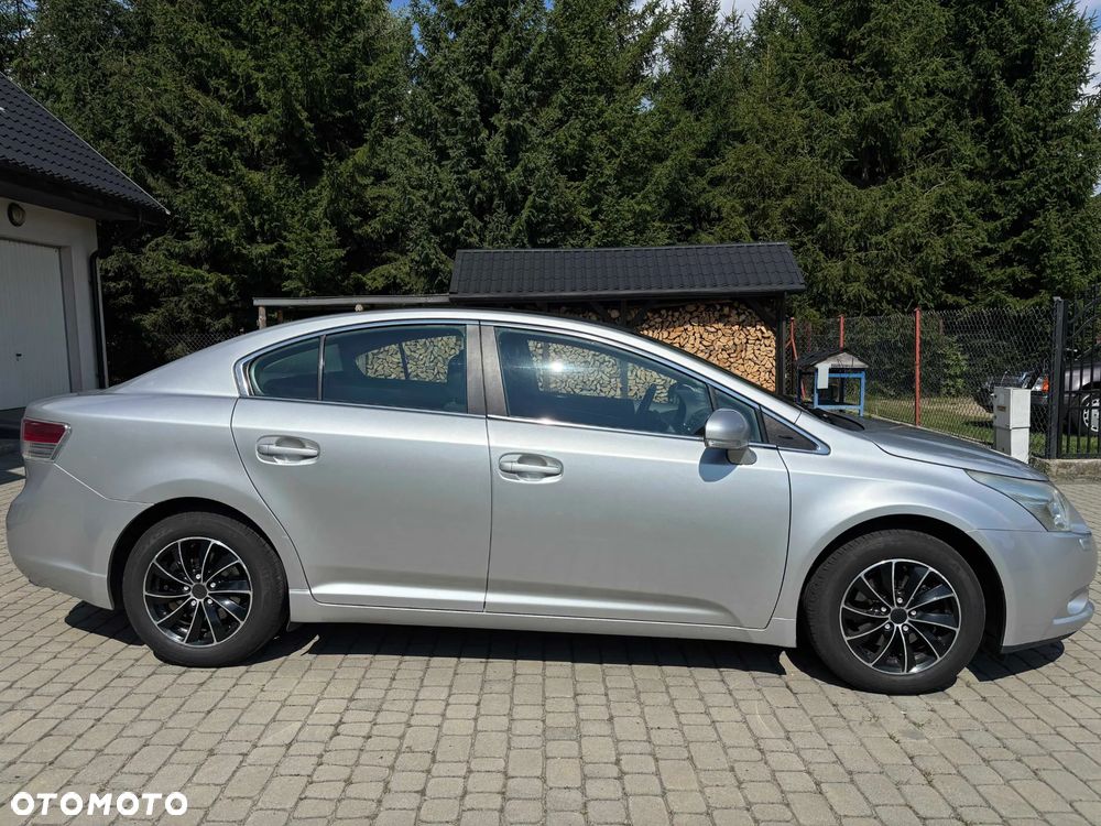 Toyota Avensis 1.8 Luna - 3
