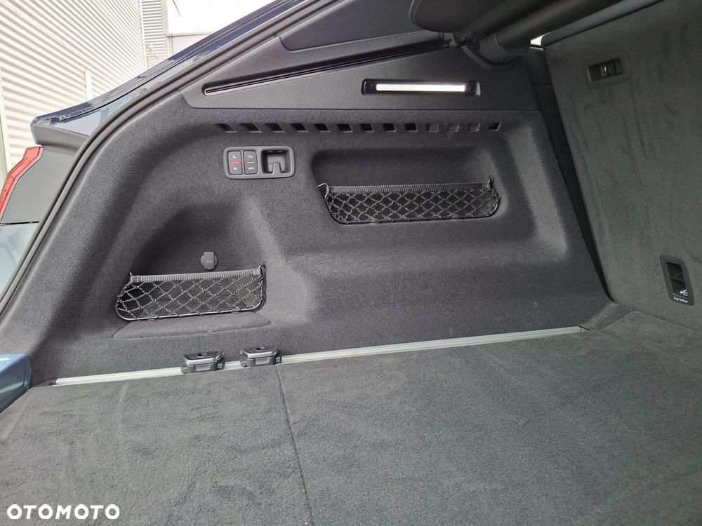 Audi Q8 - 12
