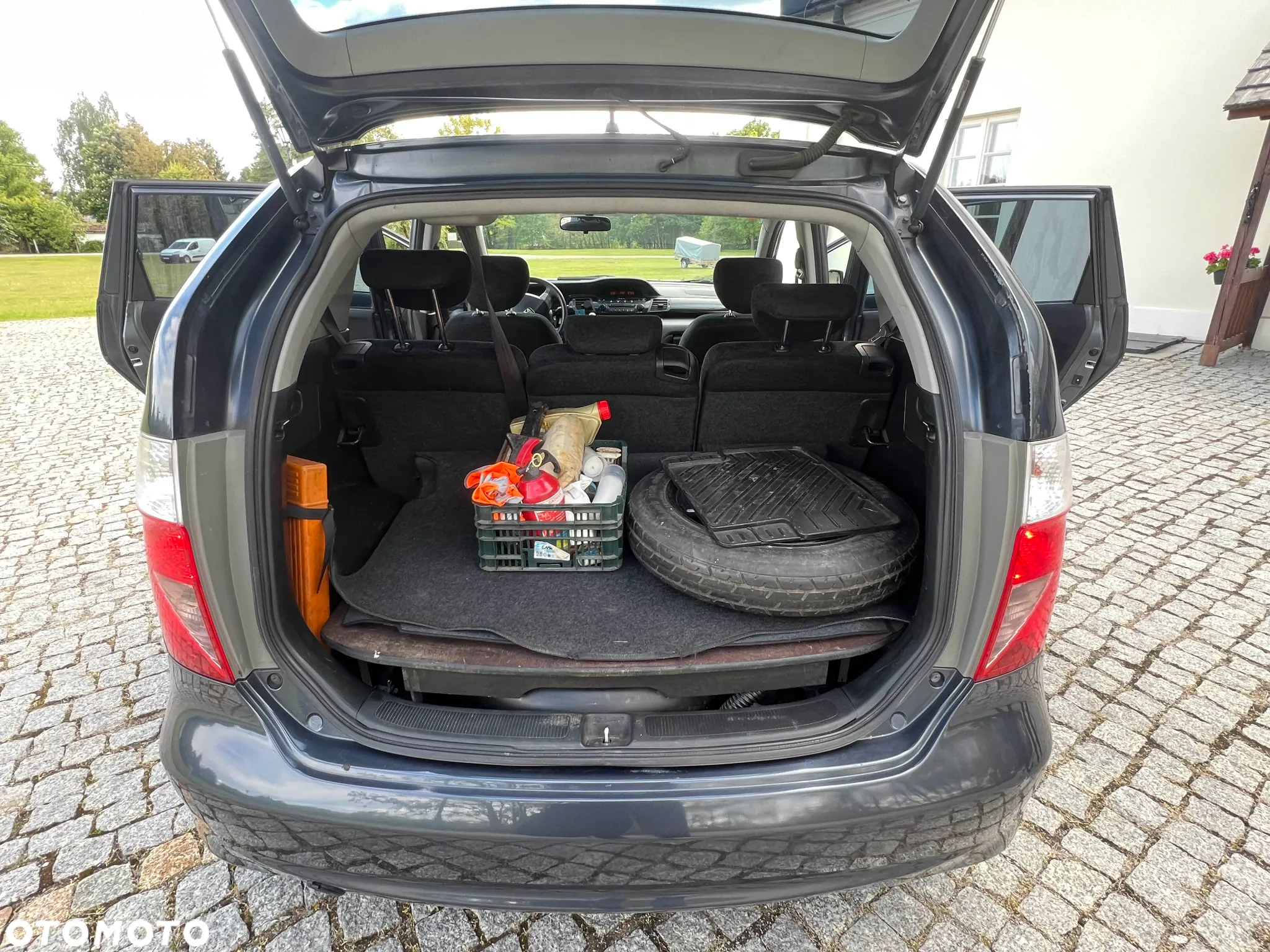 Honda FR-V - 12