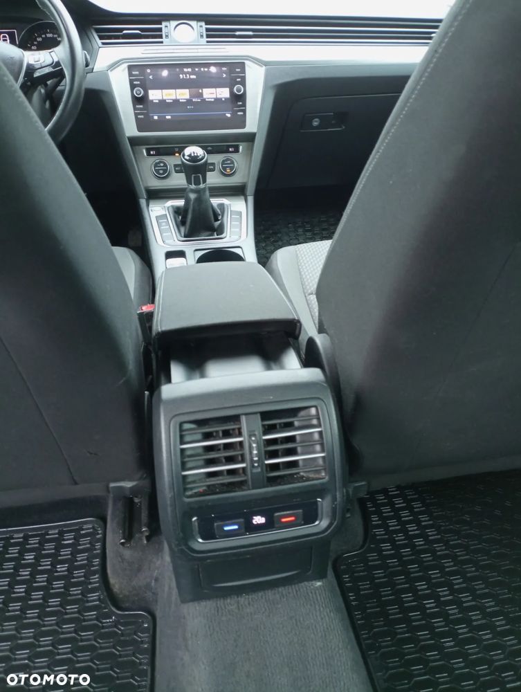 Volkswagen Passat 2.0 TDI BMT Trendline - 10