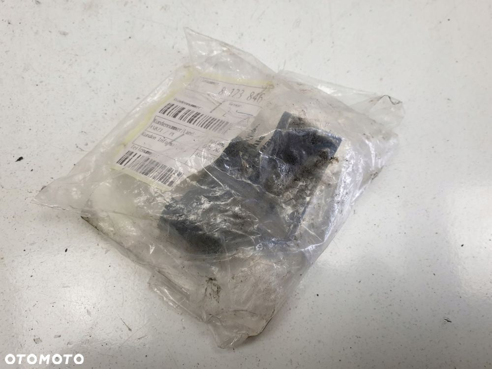 BMW E31 840 850 i ODBOJNIK LAMPY 8123846 - 3