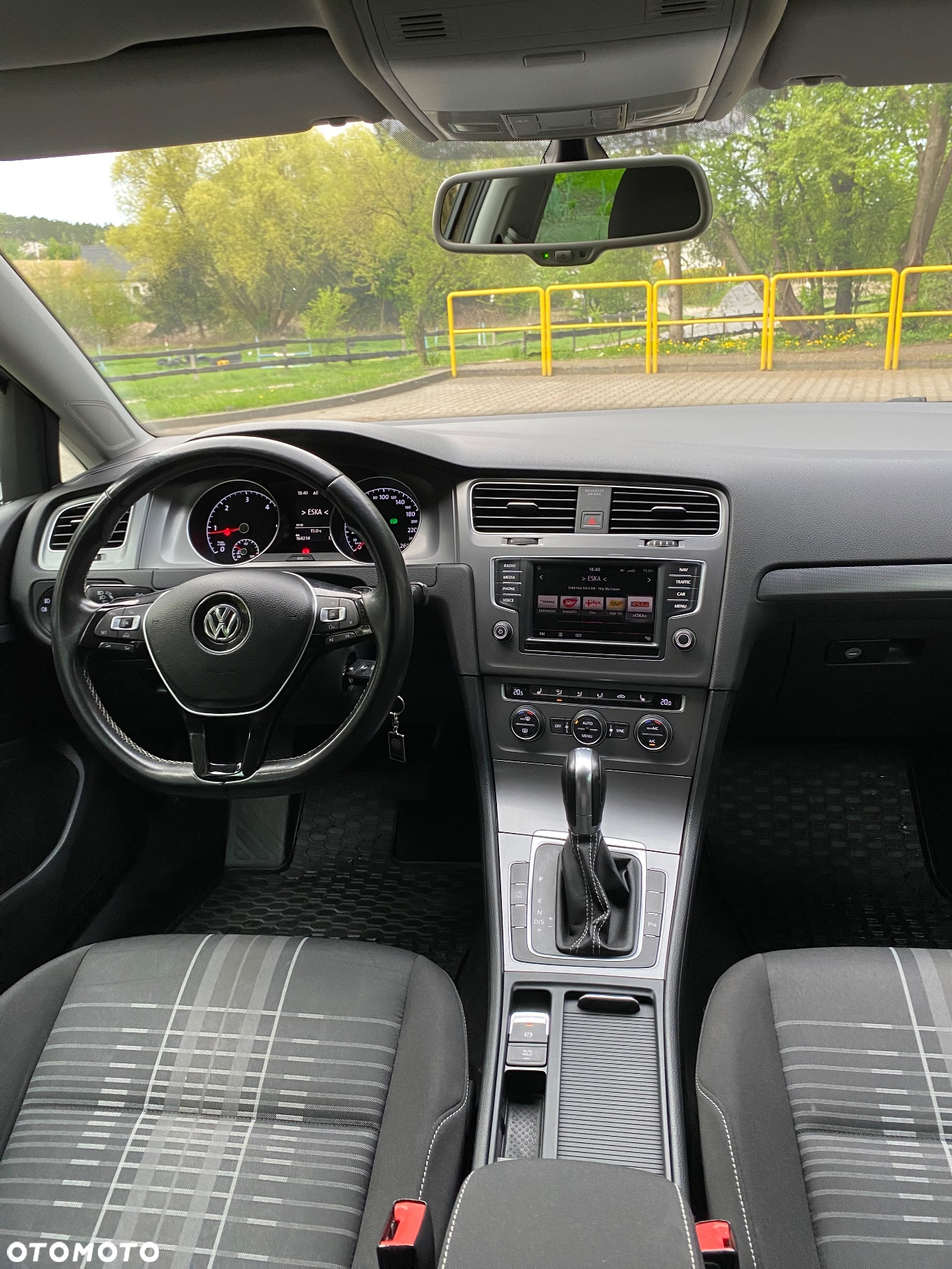 Volkswagen Golf 1.6 TDI BlueMotion Technology DSG Lounge - 5