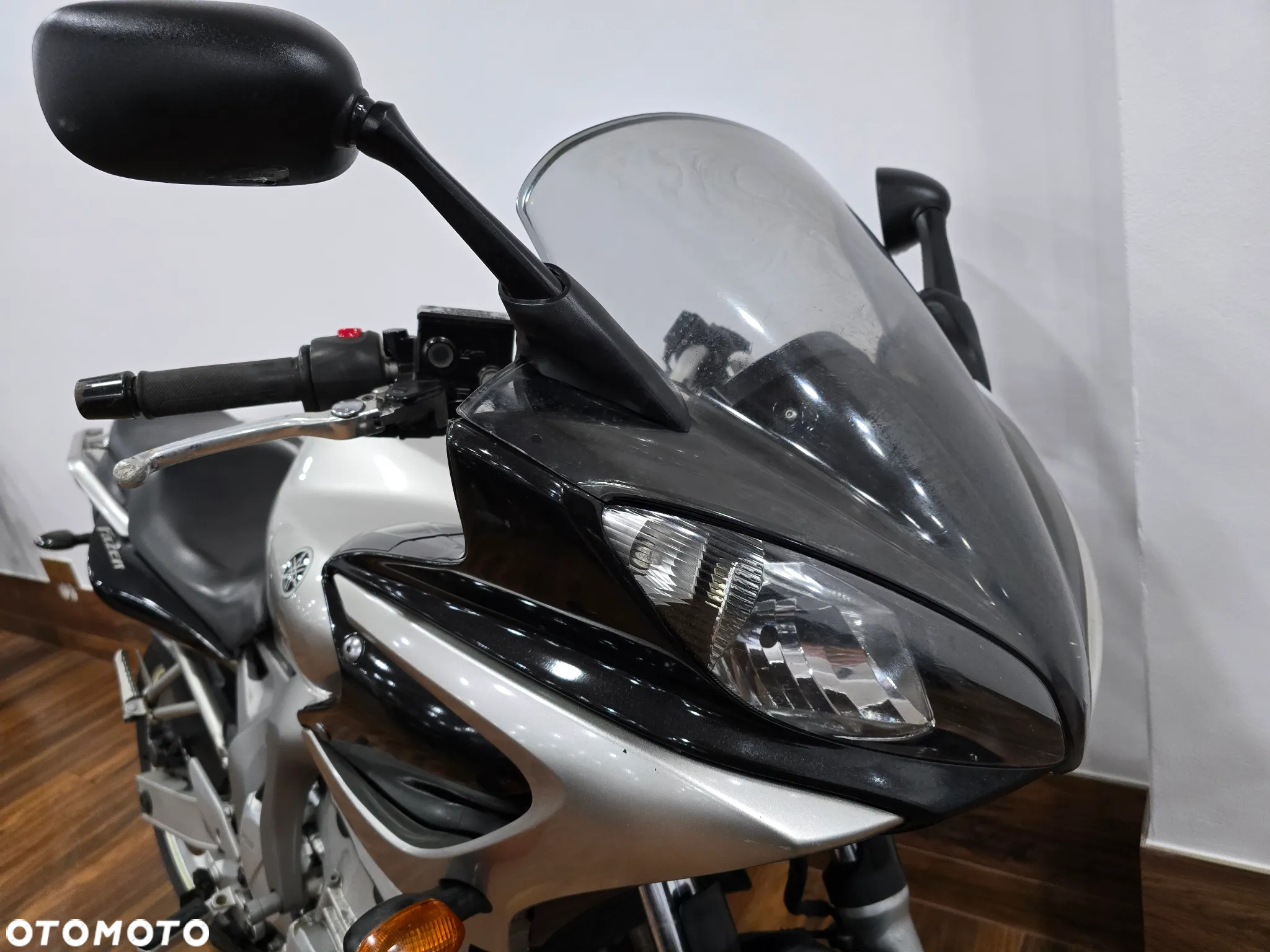 Yamaha FZ - 2