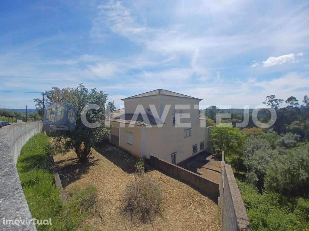 Moradia com garagem e logradouro a 5 km de Tomar. - Grande imagem: 2/55