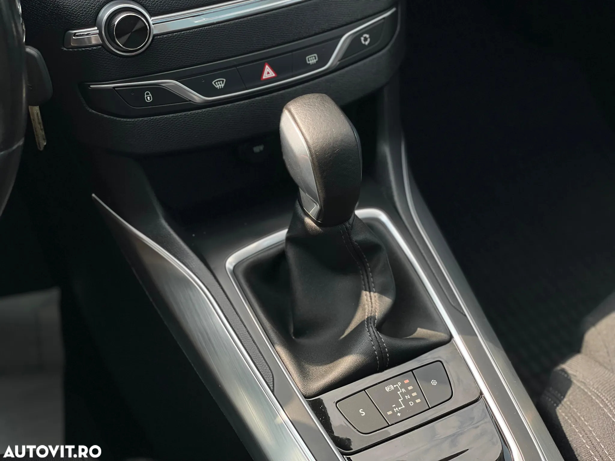 Peugeot 308 SW 1.2 L PureTech Turbo Allure Aut. - 17