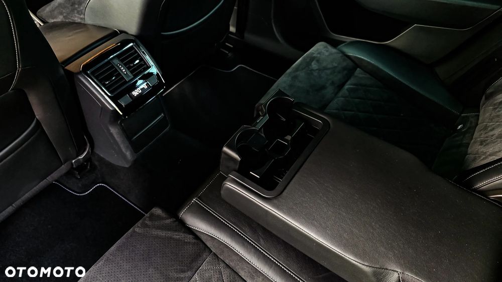 Skoda Superb 2.0 TDI 4x4 DSG Sportline - 32