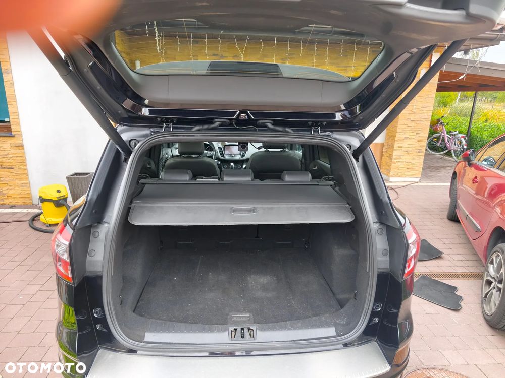 Ford Kuga 2.0 TDCi 4x4 Black & Silver - 22