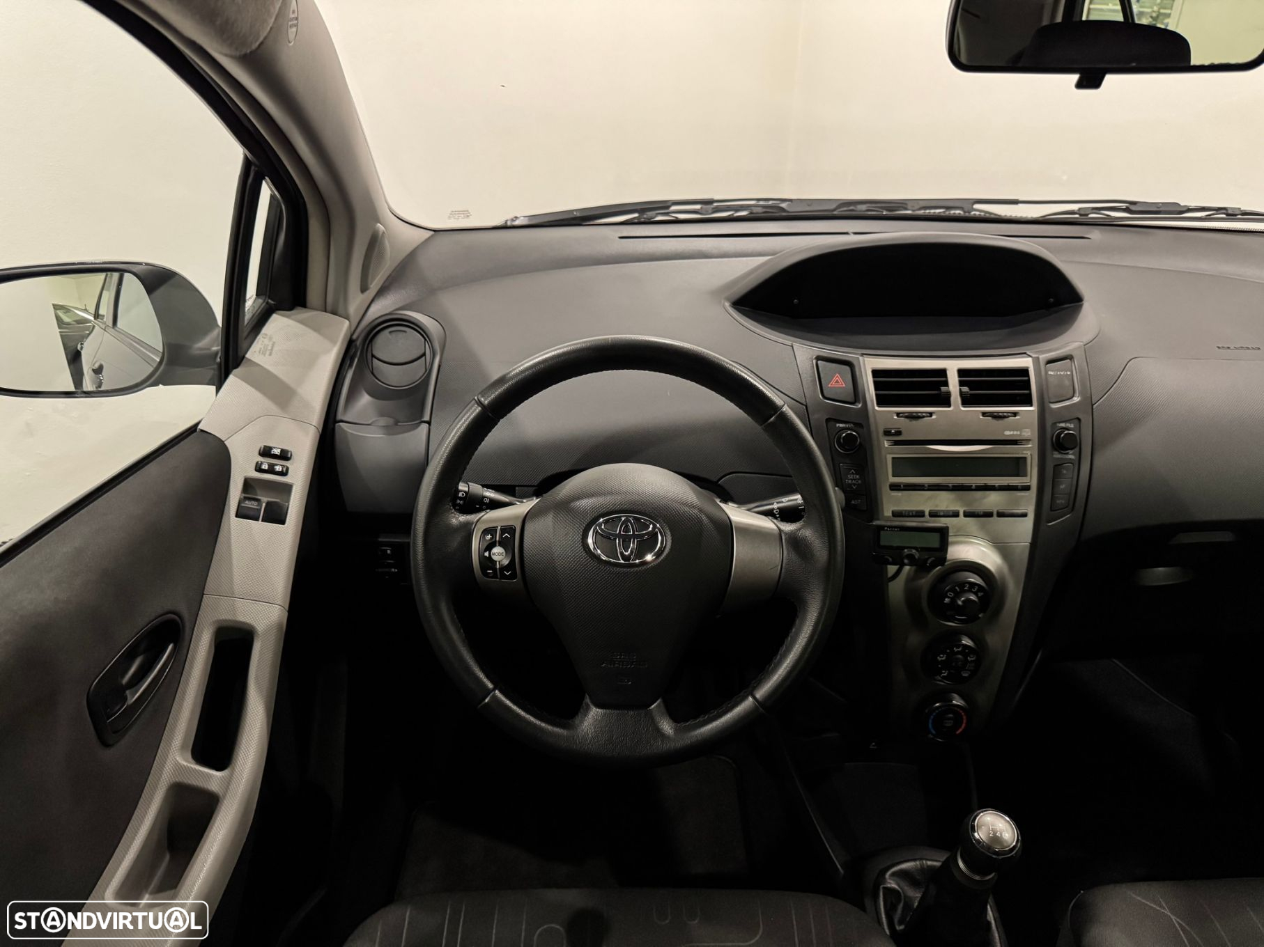 Toyota Yaris 1.0 VVT-i AC - 8