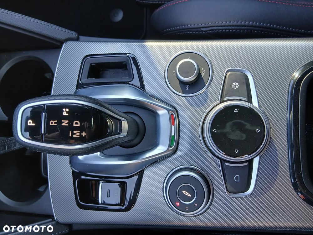Alfa Romeo Stelvio 2.0 Turbo Tributo Italiano Q4 - 27