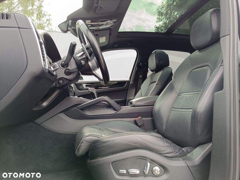 Porsche Cayenne Standard - 27