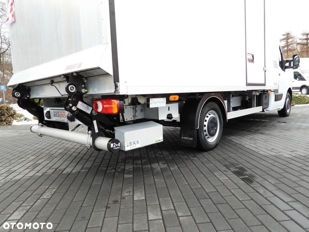 Renault MASTER KONTENER WINDA 8 PALET TEMPOMAT NAWIGACJA LEDY KLIMATYZACJA  165KM - 25