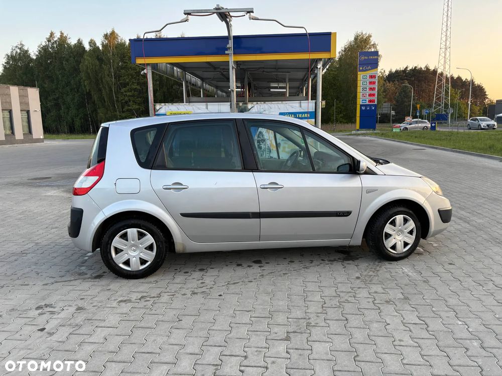 Renault Scenic 1.6 16V Expression - 9