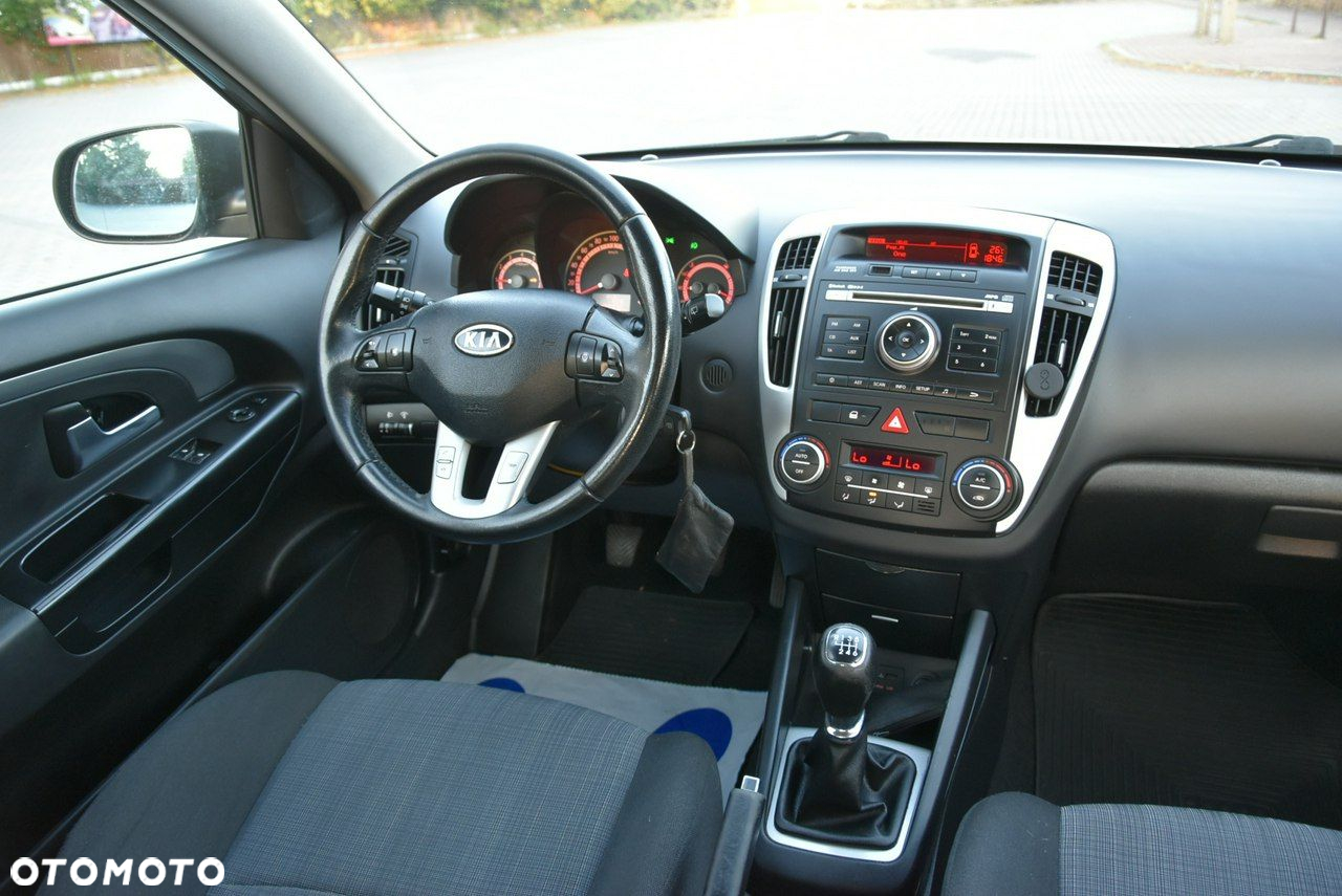 Kia Ceed - 9