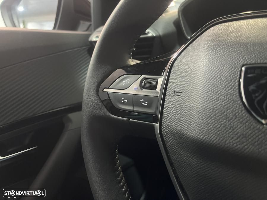 Peugeot 2008 1.2 PureTech Allure Pack - 21