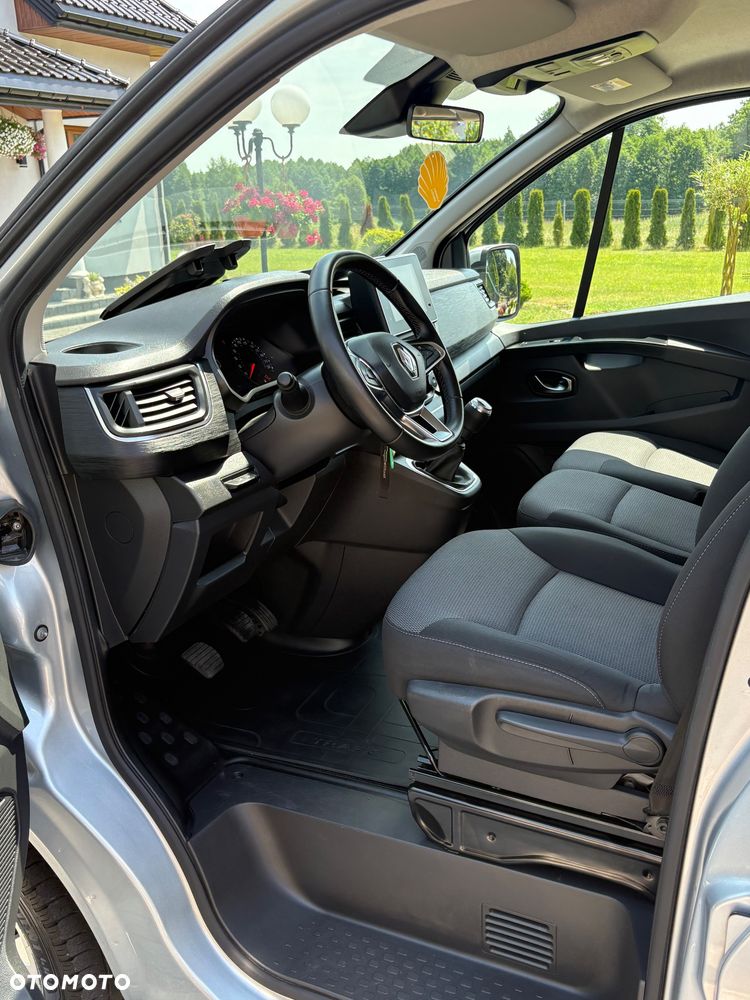 Renault Trafic 2.0 dCi - 13