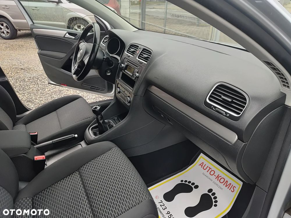 Volkswagen Golf 2.0 TDI DPF Comfortline - 26