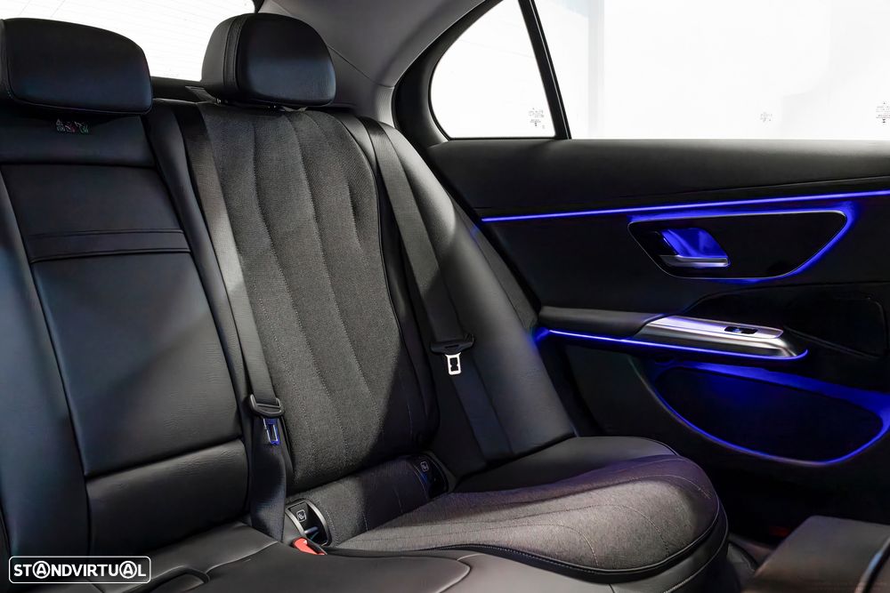 Mercedes-Benz E 300 de - 12