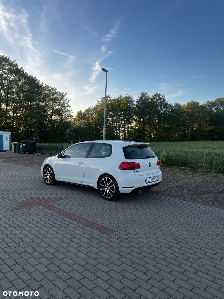 Volkswagen Golf - 5