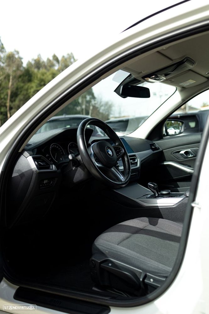 BMW 320 d Aut. Sport Line - 8