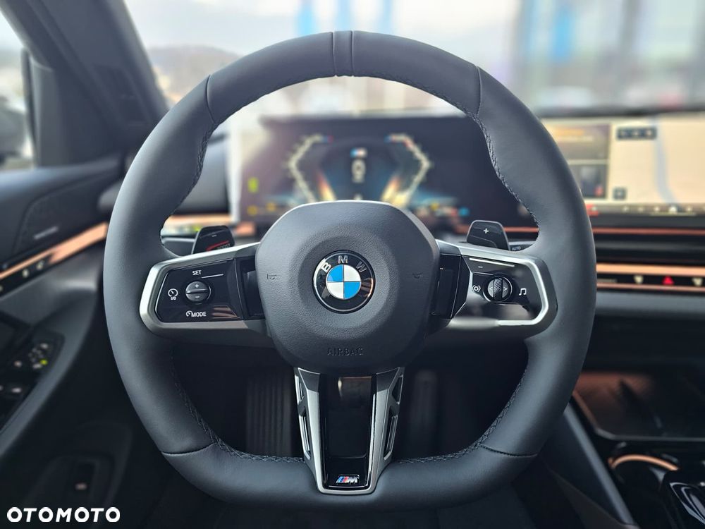 BMW Seria 5 520d xDrive mHEV - 24