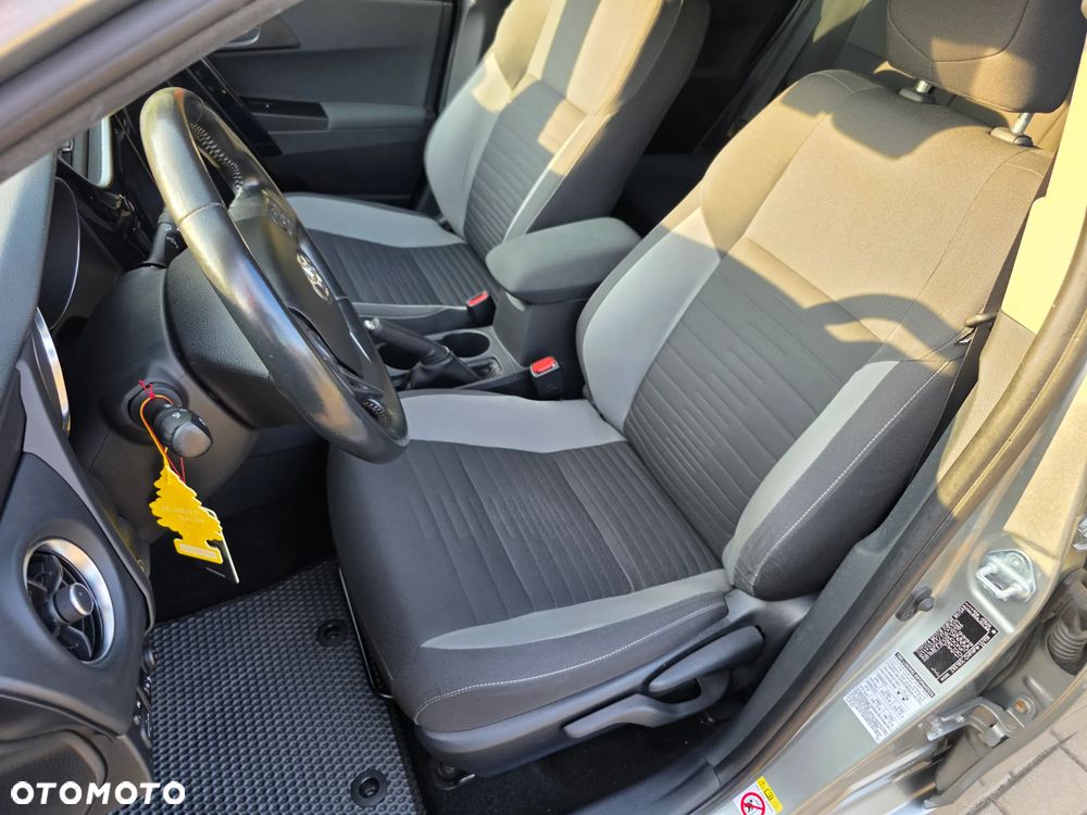 Toyota Auris 1.6 Premium - 29