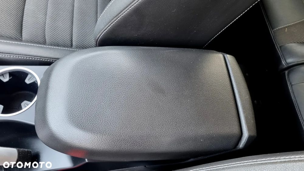 Ford Kuga 2.0 TDCi 4x4 Titanium - 29