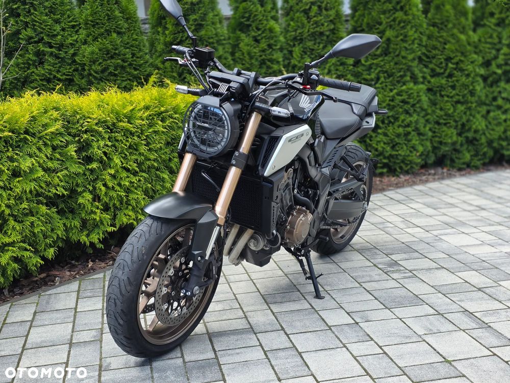 Honda CB - 16