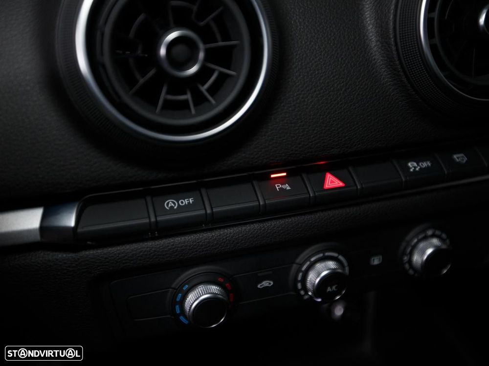 Audi A3 Limousine 30 TDI S tronic - 18