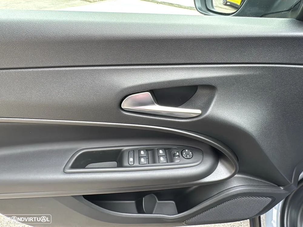 Jeep Avenger 1.2 e-Hybrid Altitude DCT - 12