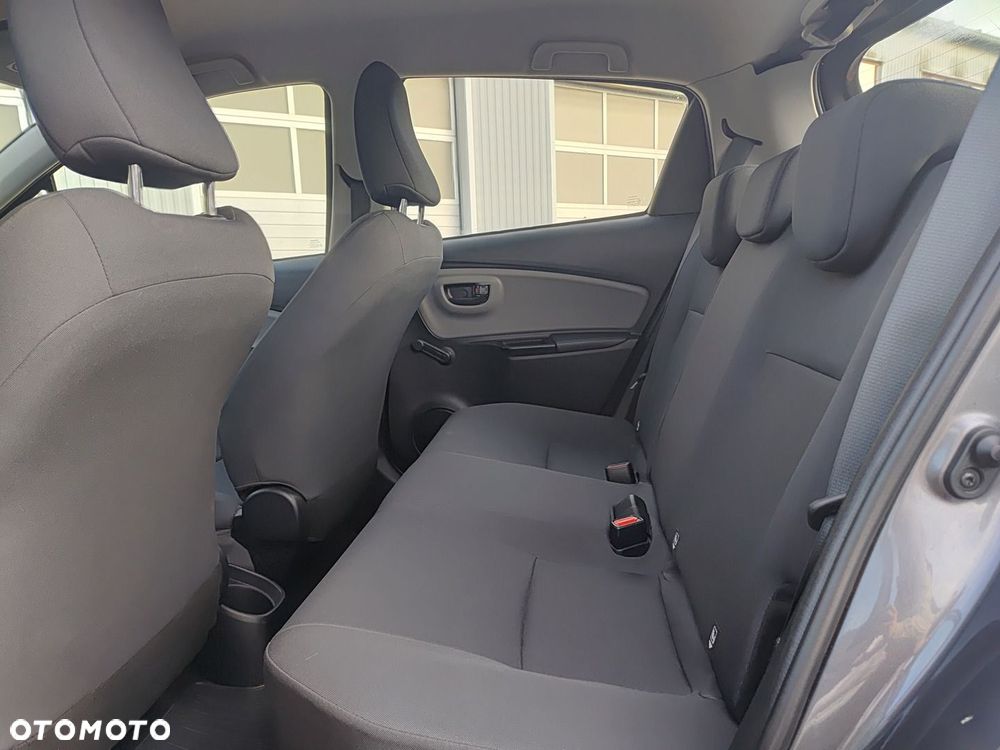 Toyota Yaris - 10