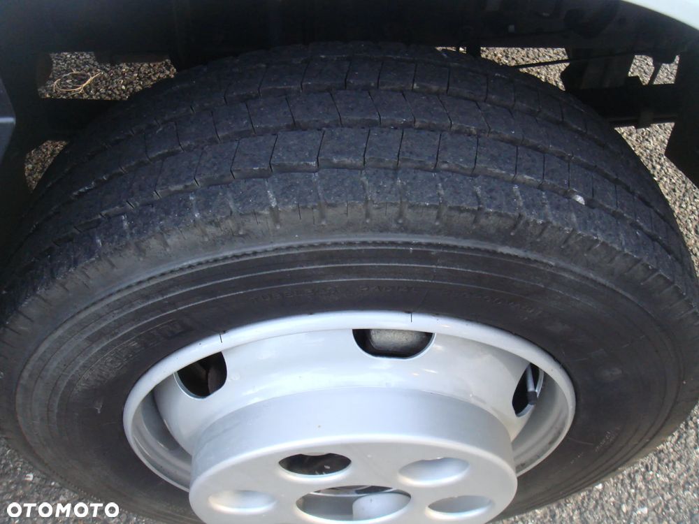 Mitsubishi FUSO CANTER - 19