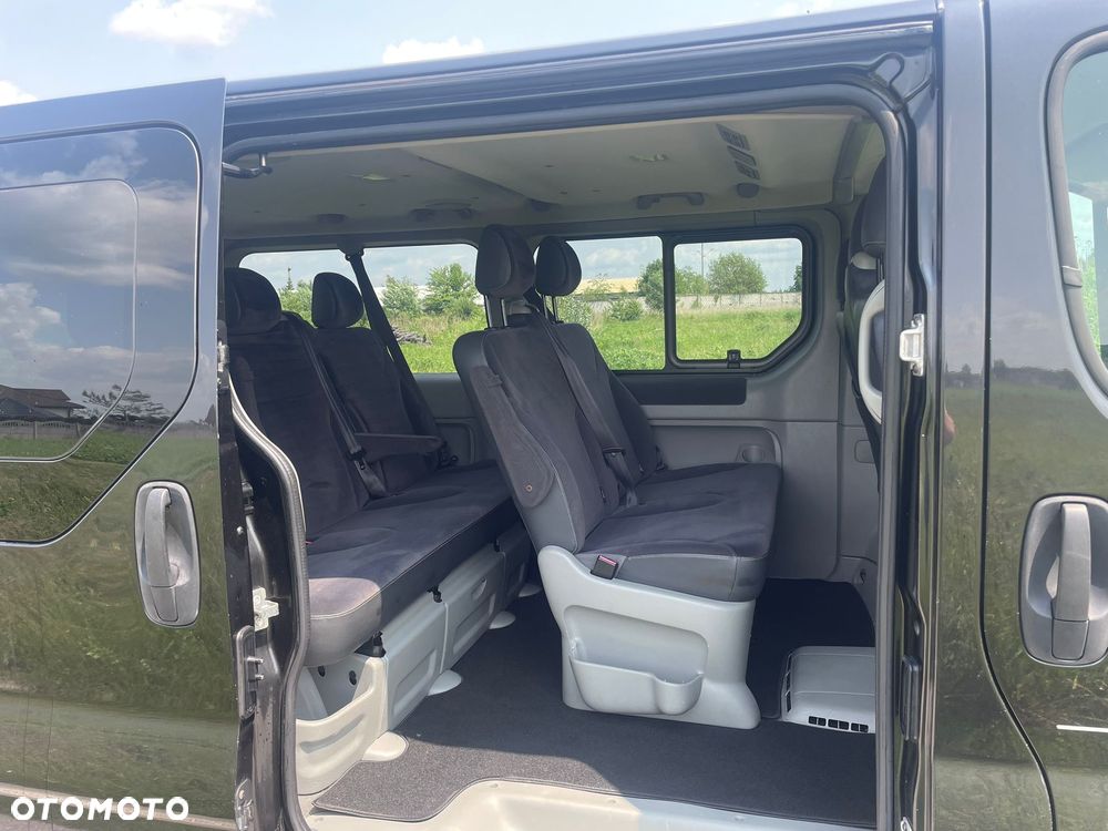 Renault Trafic FAP Passenger Black Edition - 12
