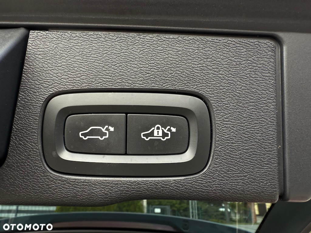 Volvo XC 60 D4 Geartronic Momentum Pro - 17