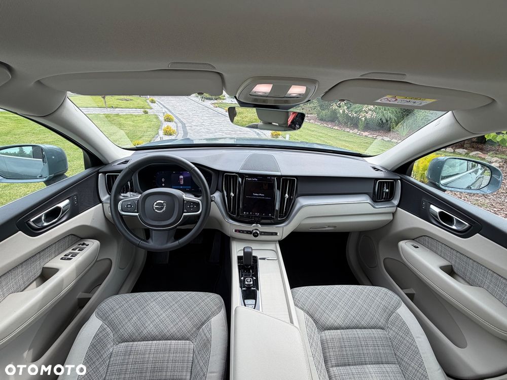 Volvo XC 60 B4 D AWD Core - 23