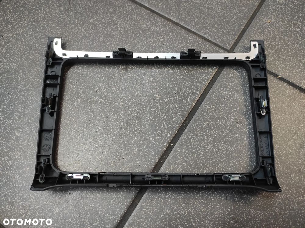 RAMKA RADIA PANELU KLIMATYZACJI CLIMATRONICA VW POLO 6R0858069E WYSYŁKA !!!! - 2