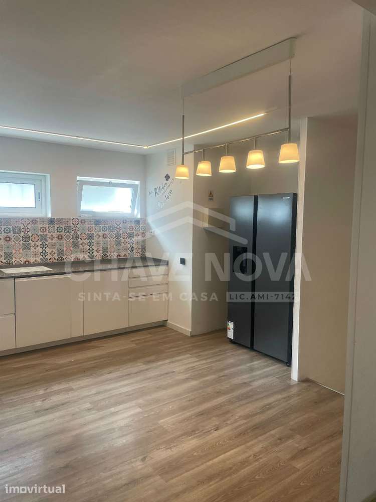 Moradia T4 Totalmente Remodelada em Águas Santas - Grande imagem: 2/29