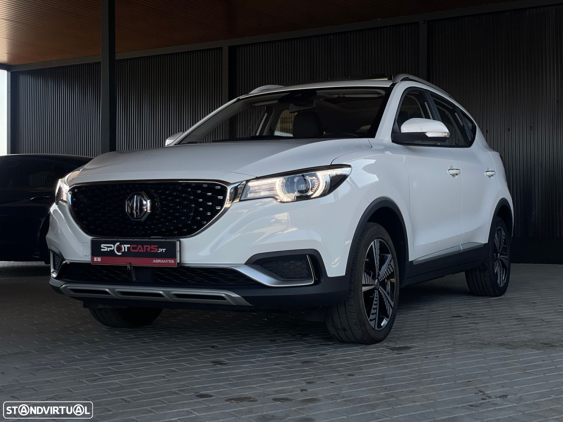 MG ZS EV Luxury - 4