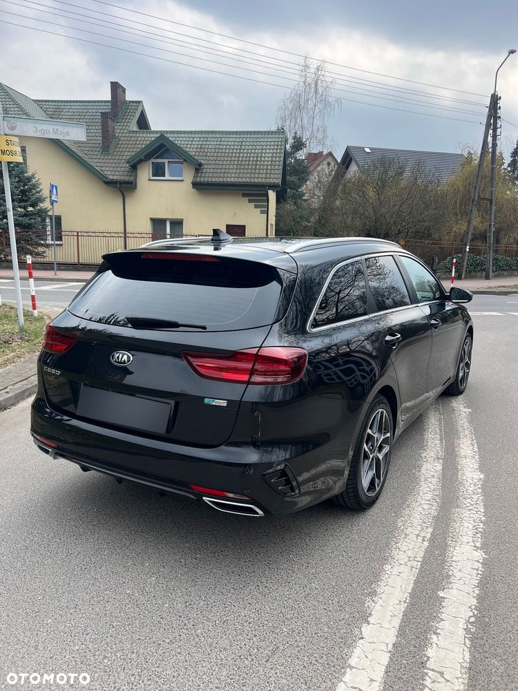 Kia Ceed - 4