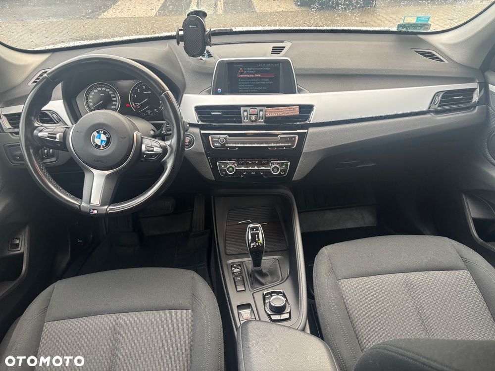 BMW X1 sDrive18i - 18