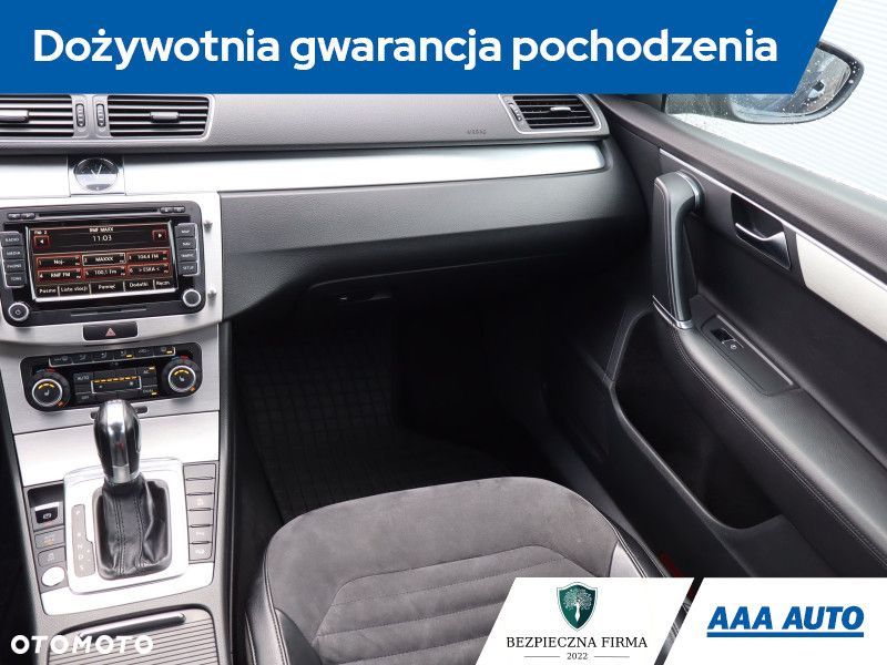 Volkswagen Passat - 9