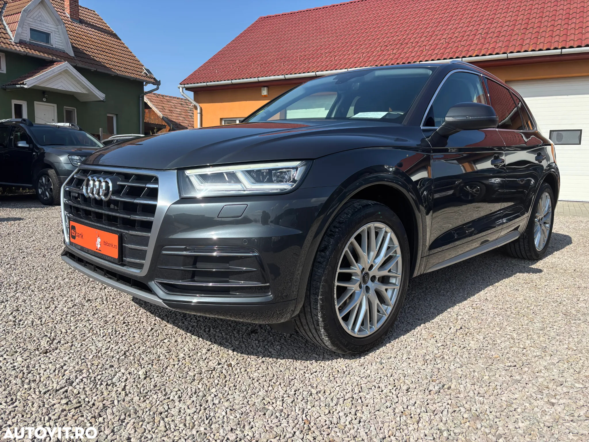 Audi Q5 2.0 40 TDI quattro S tronic Design - 4