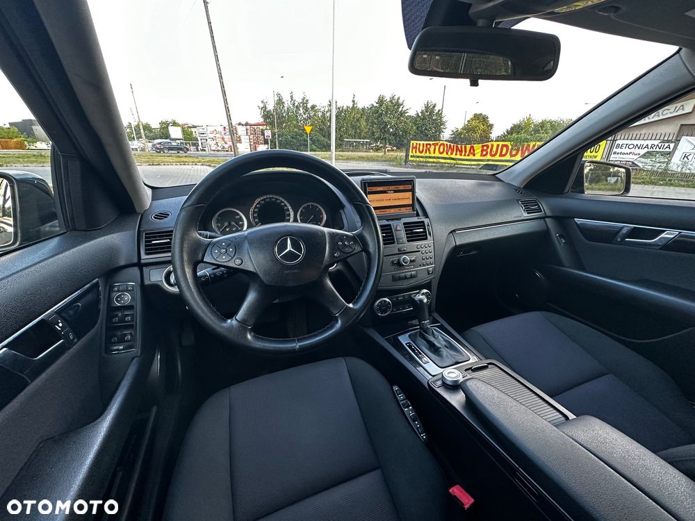 Mercedes-Benz Klasa C 220 T CDI DPF Automatik BlueEFFICIENCY Elegance - 12