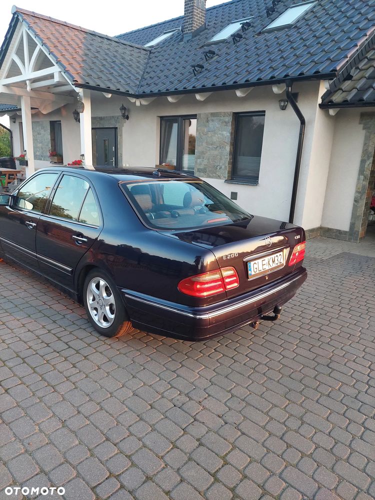 Mercedes-Benz Klasa E - 28