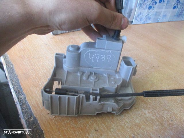 Fecho 51827960 FIAT BRAVO 2 FASE 1 2009 1.6JTD 105CV 5P VERMELHO TE 4 PINOS - 3