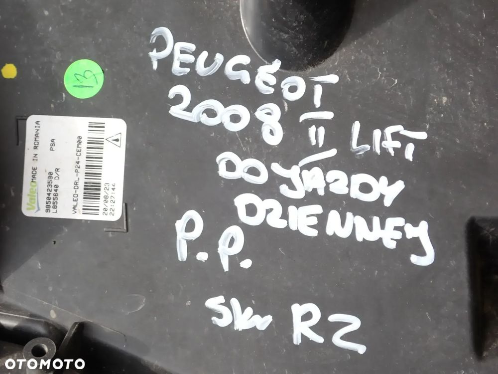ŚWIATŁA DO JAZDY DZIENNEJ LEWE / PRAWE  PEUGEOT 2008 II LIFT 9850423580 / 980436380 - 9