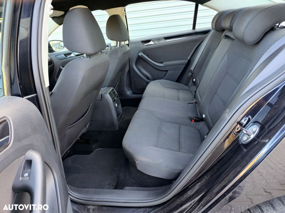 Volkswagen Jetta - 7