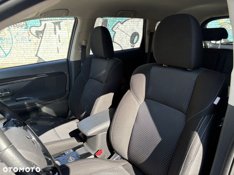 Mitsubishi Outlander 2.0 Intense + SDA 4WD CVT - 15