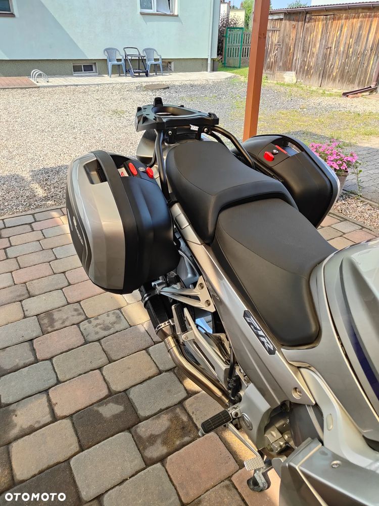 Yamaha FJR - 6