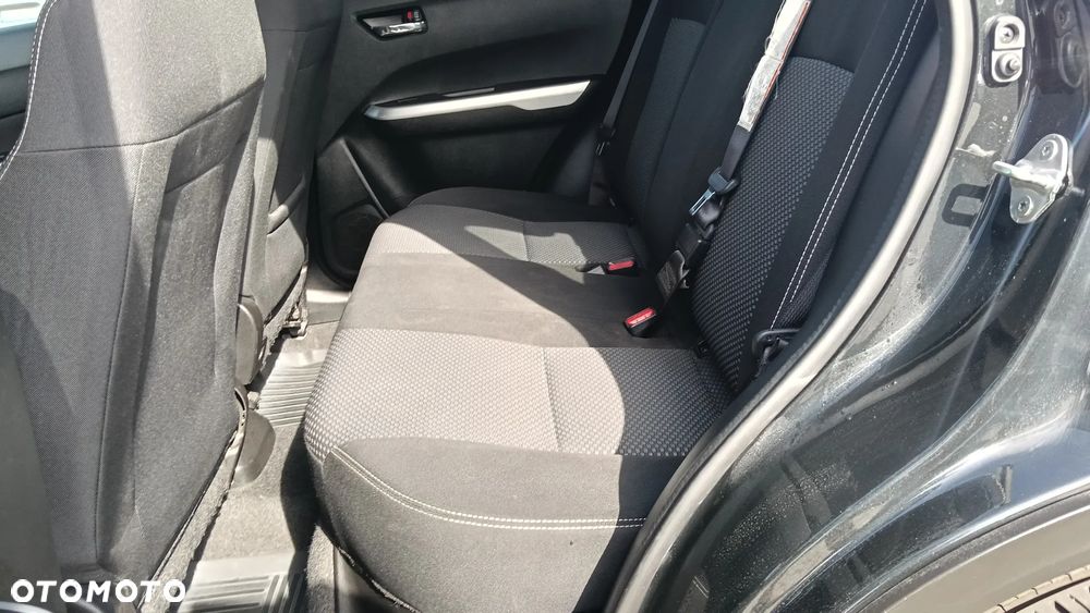 Suzuki Vitara 1.6 Premium 4WD - 24